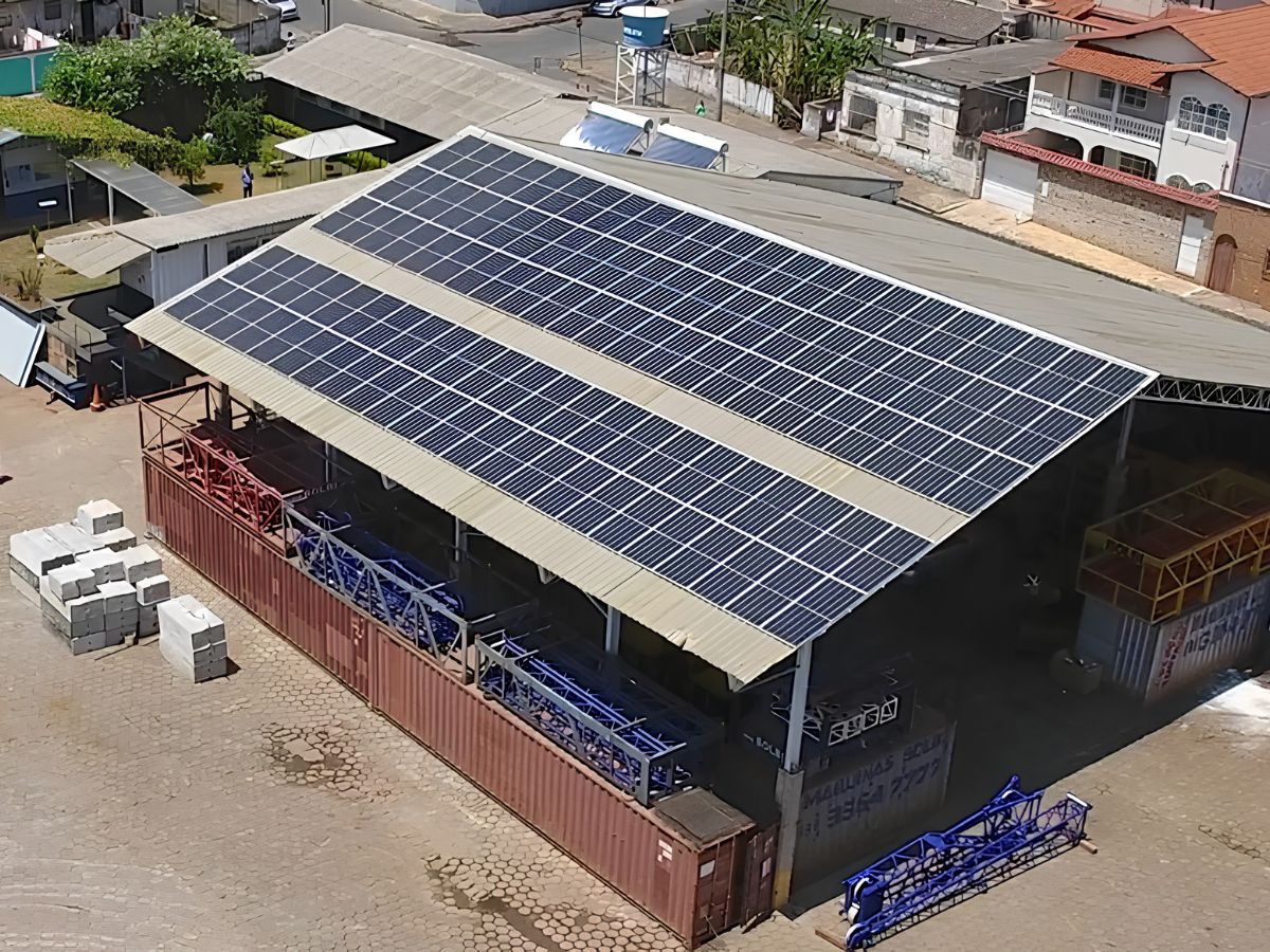 Painéis fotovoltaicos da Usina I
