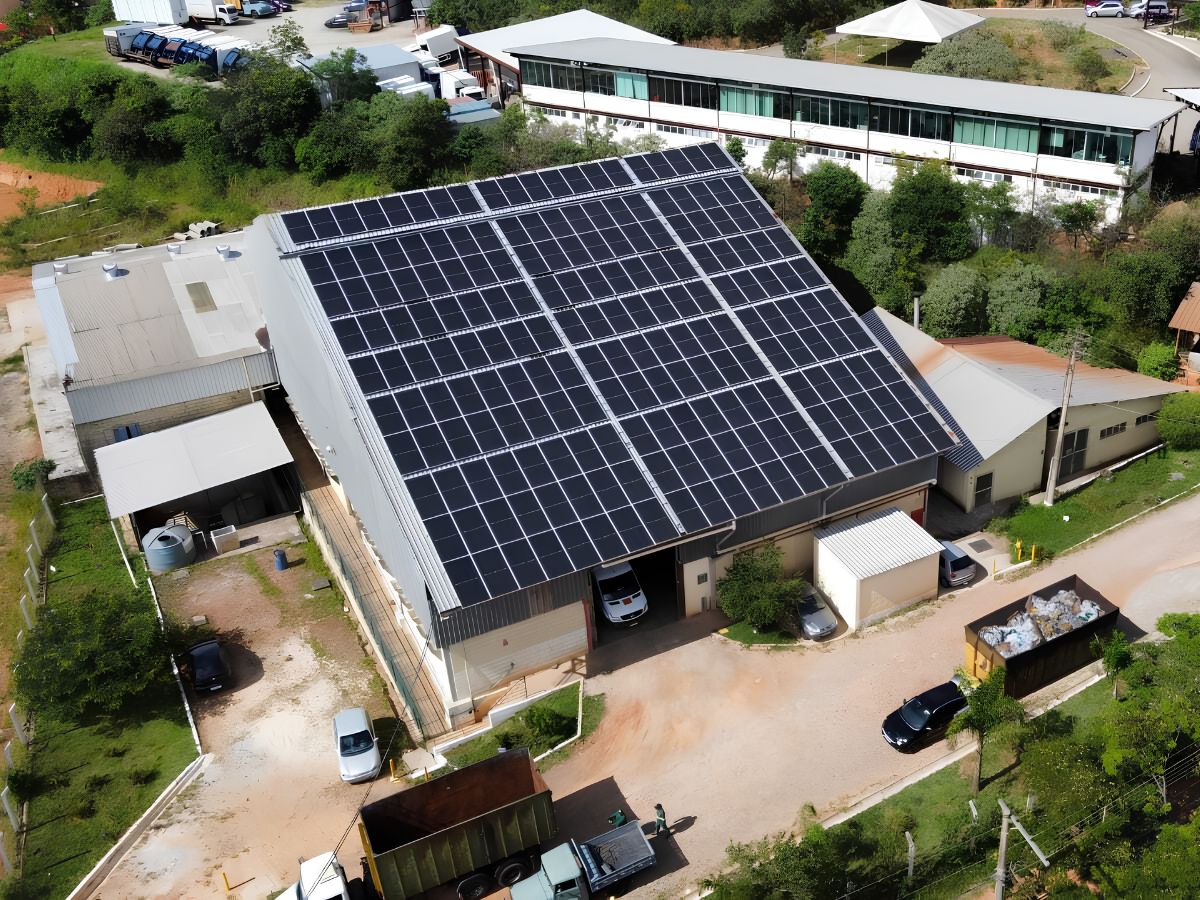 Painéis fotovoltaicos da Usina II